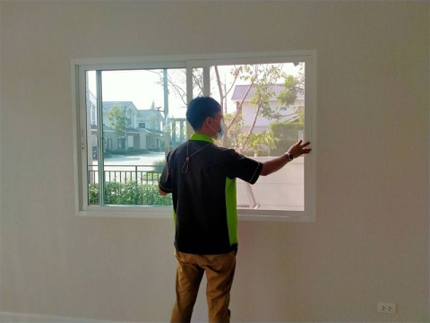 ช่างซ่อมมุ้งลวดนิรภัย