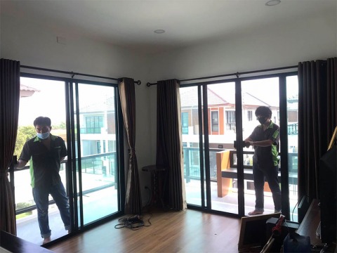 ช่างติดมุ้งลวดบ้านทาวโฮม