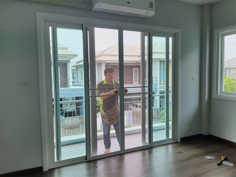 หาช่างติดมุ้งนิรภัย