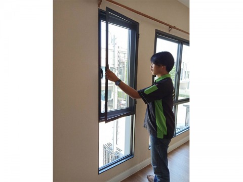 ช่างติดมุ้งลวดหน้าต่างบ้าน