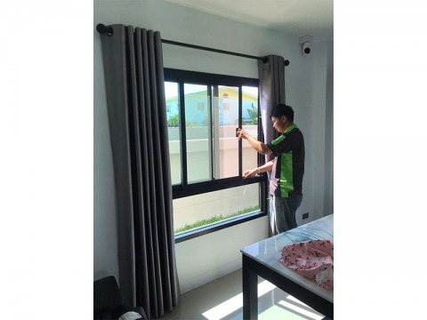 ช่างอลูมิเนียมกระจก